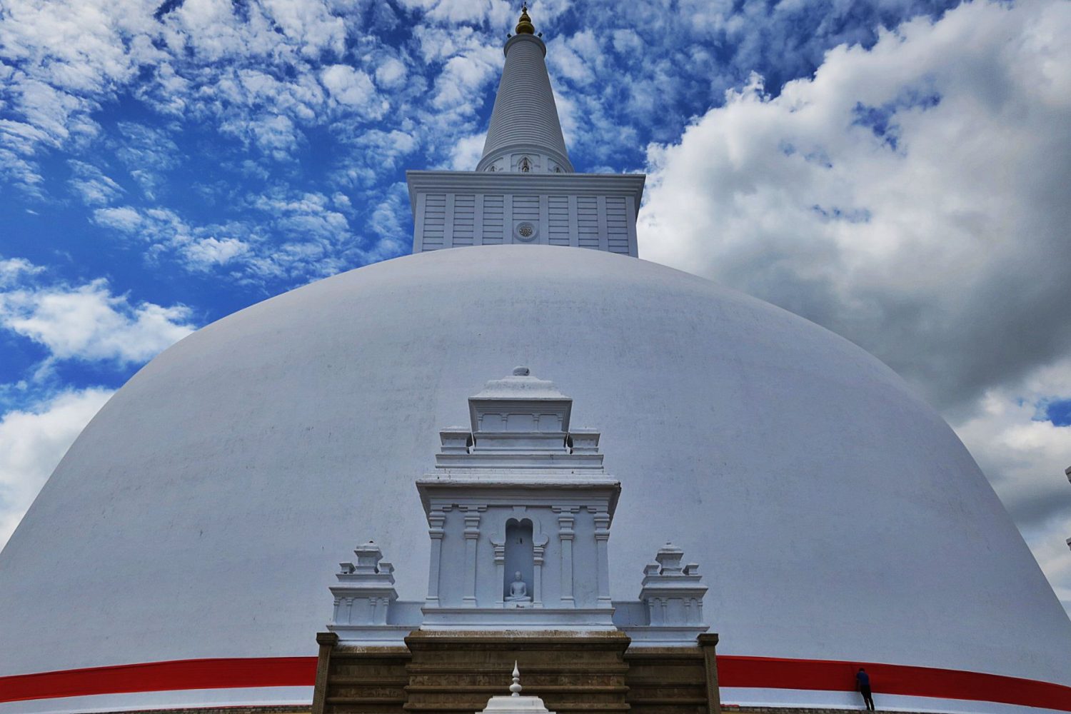 Ruwanwalisaya-Anuradhapura