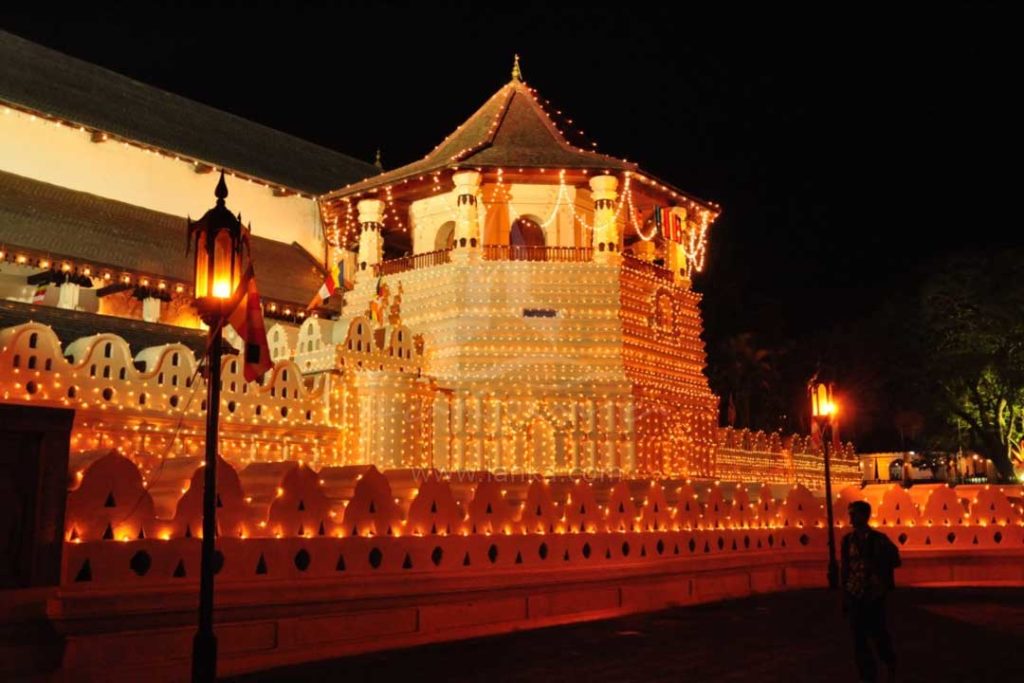 kandy temple of the sacred tooth