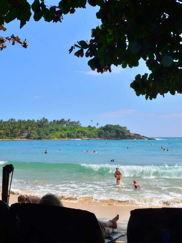 Unawatuna-beach-leisure