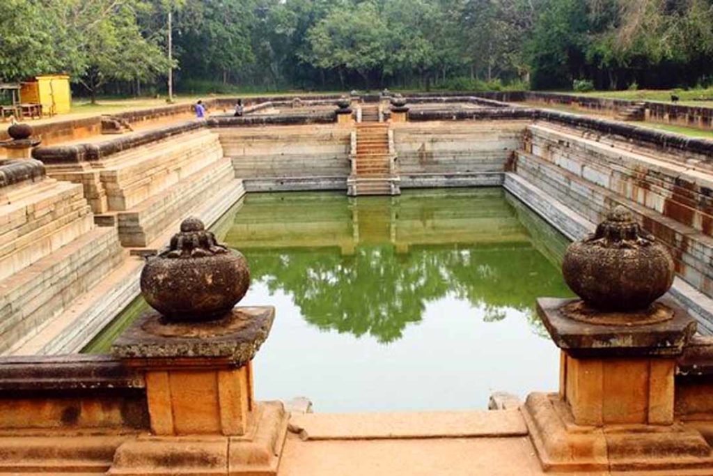 Kuttam Pokuna Anuradhapura